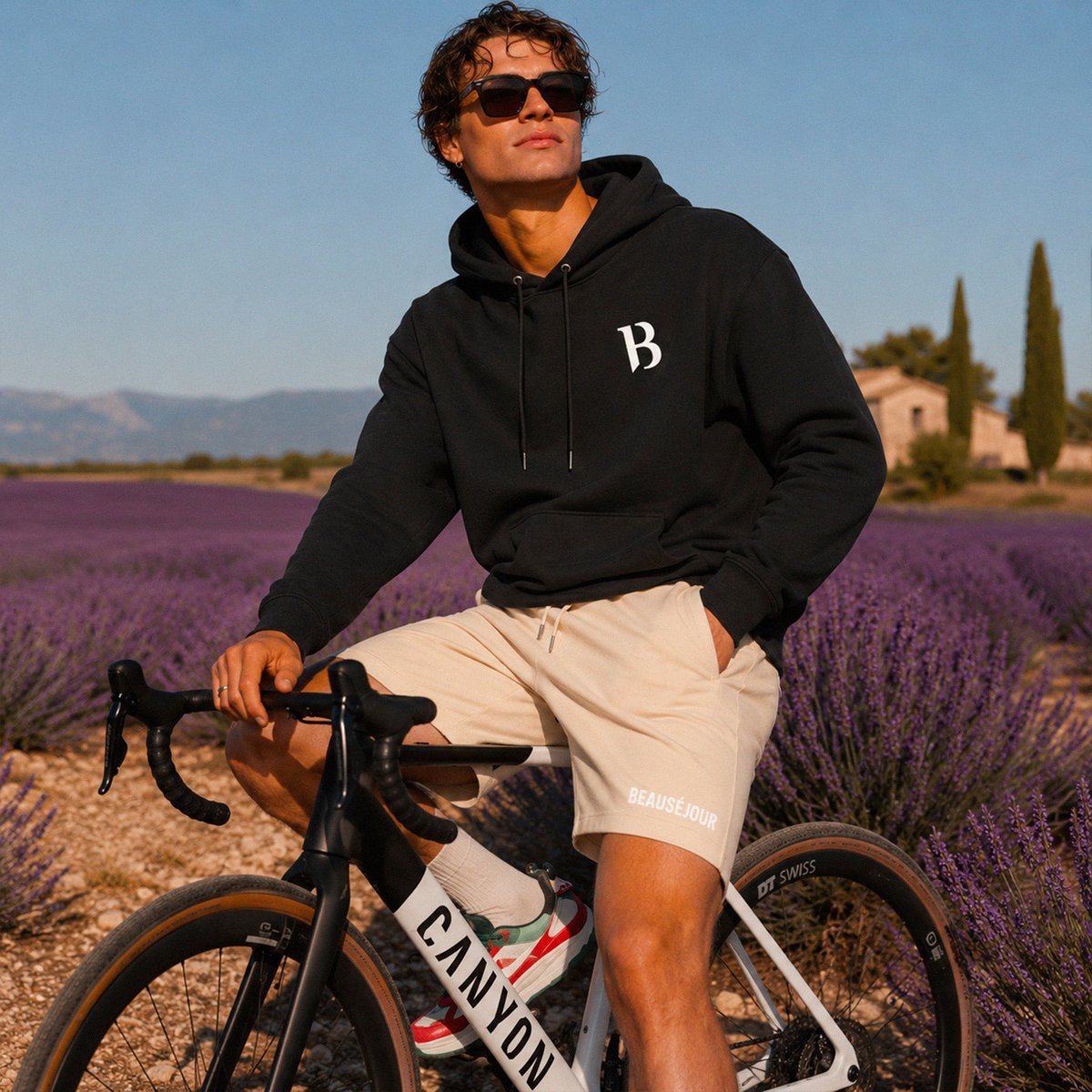 Signature B Hoodie Schwarz | Bio-Baumwolle | Beauséjour®